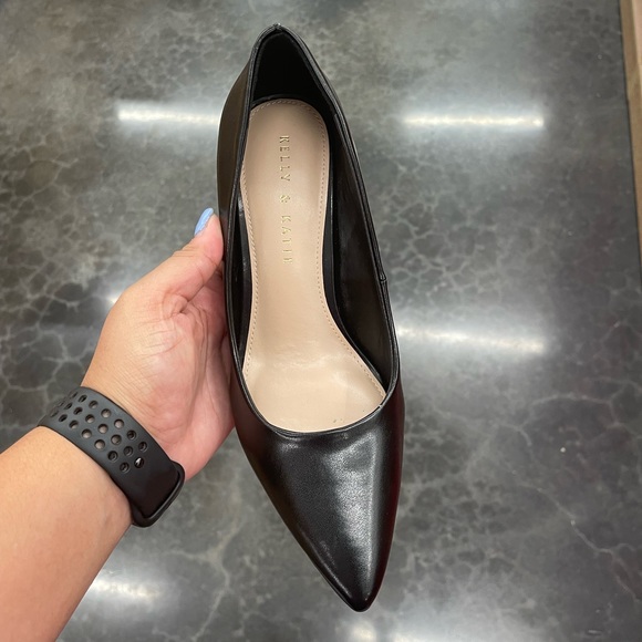 KELLY & KATIE MISHA PUMP - Picture 2 of 4